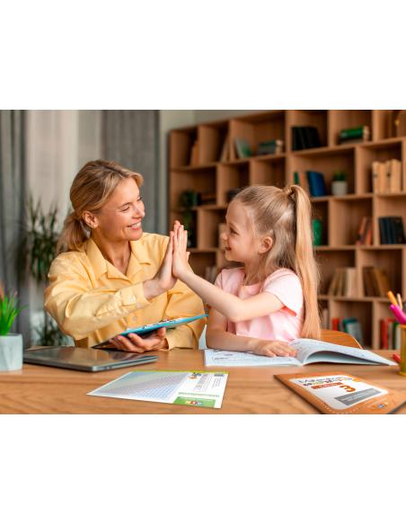 Practicando sumas con llevadas y restas con llevadas en un cuaderno de ejercicios.